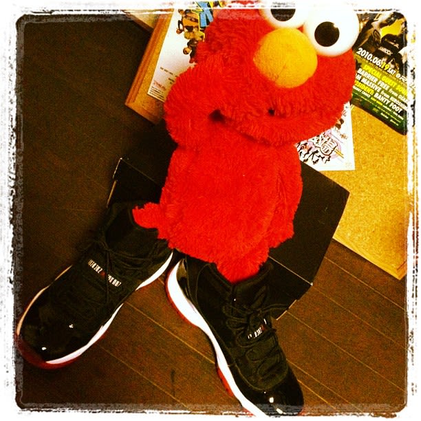 elmo hypebeast slides