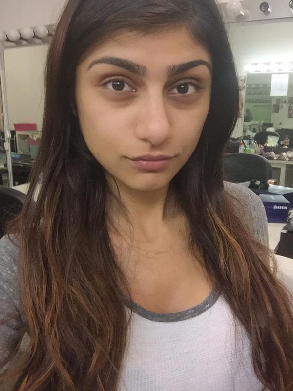 Adult Film Star Mia Khalifa Looks Pretty Much the Same Without Makeup