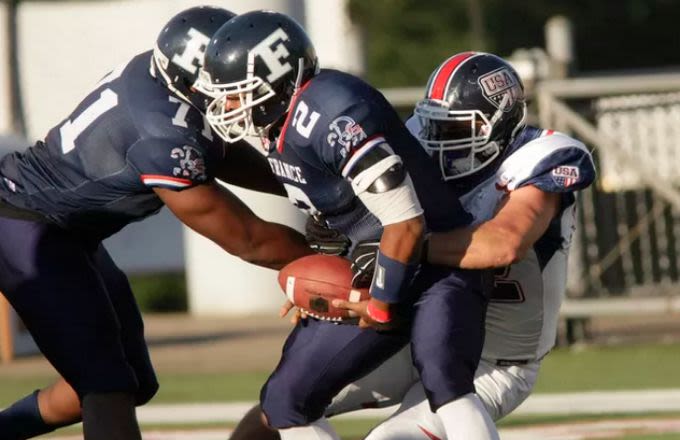 USA Destroyed France 82-0 in an American Football Game