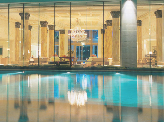 The Versace Hotel in Dubai Is Insane and Awesome Complex