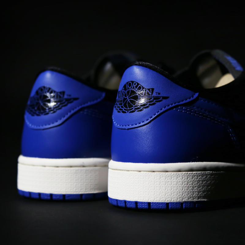 low top royal 1s