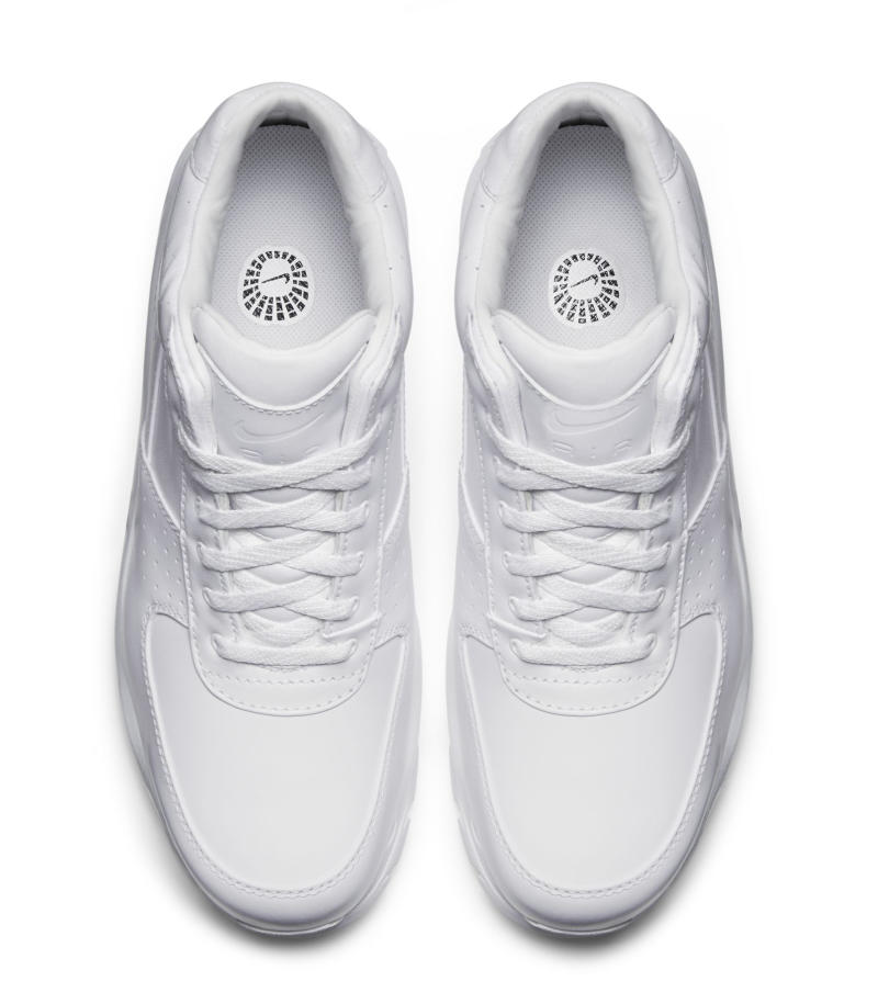 white nike boots goadome