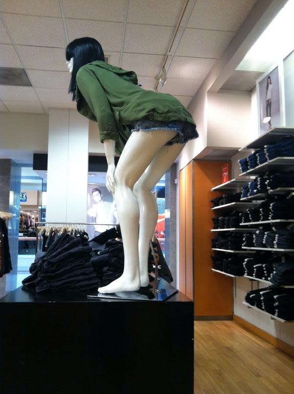 Forever 21 S Mannequins Look Like They Re Twerking Complex