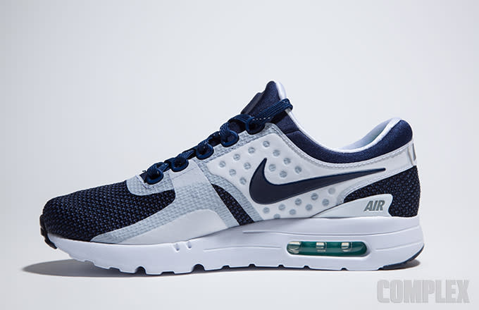 vapormax black hot punch