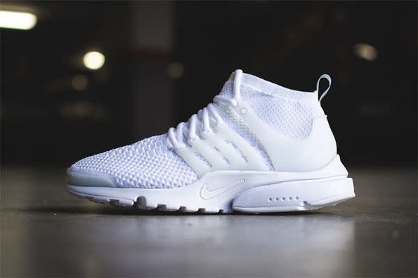 all white flyknit