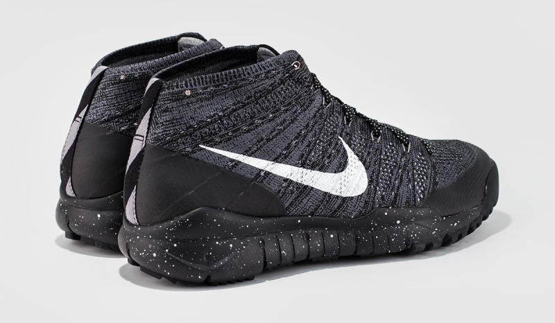 nike flyknit trainer chukka sfb