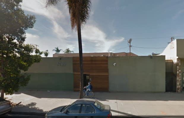 https://www.google.com/maps/place/Ameraycan+Studios/@34.1744644,-118.3804175,3a,75y,253.66h,95.09t/data=!3m6!1e1!3m4!1st0uRCym30P4J9RJVTouwgA!2e0!7i13312!8i6656!4m2!3m1!1s0x0:0x3459c17e98fce0f5!6m1!1e1