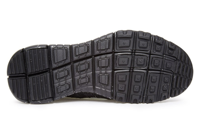nike flyknit trainer chukka fsb black dark grey