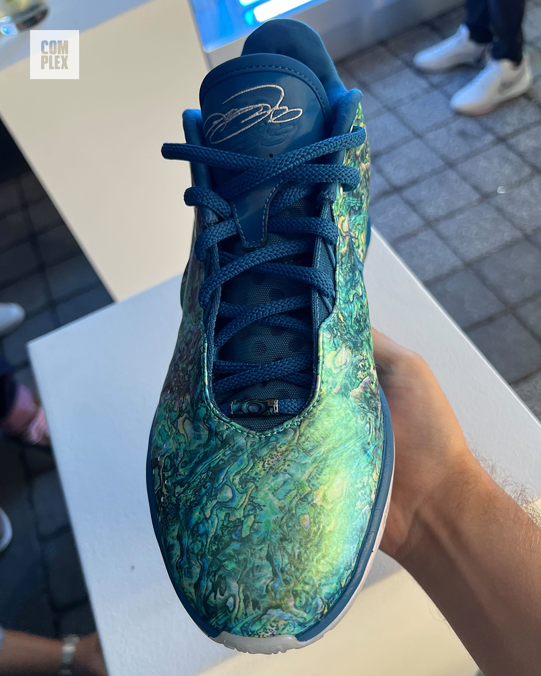 【新品未使用】NIKE LEBRON 21 \"ABALONE PEARL\" EP Nike LeBron 21 Abalone Pearl FB2238-400 Release Info | Hypebeast