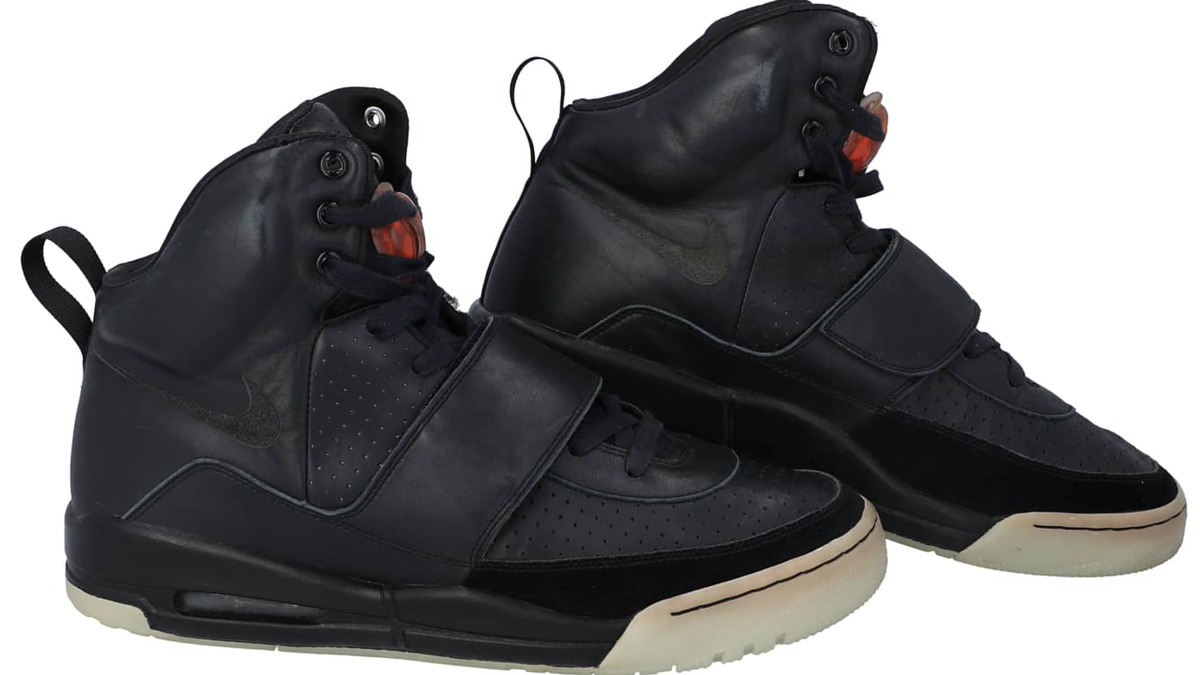 Nike air yeezy 1 prototype grammys deals