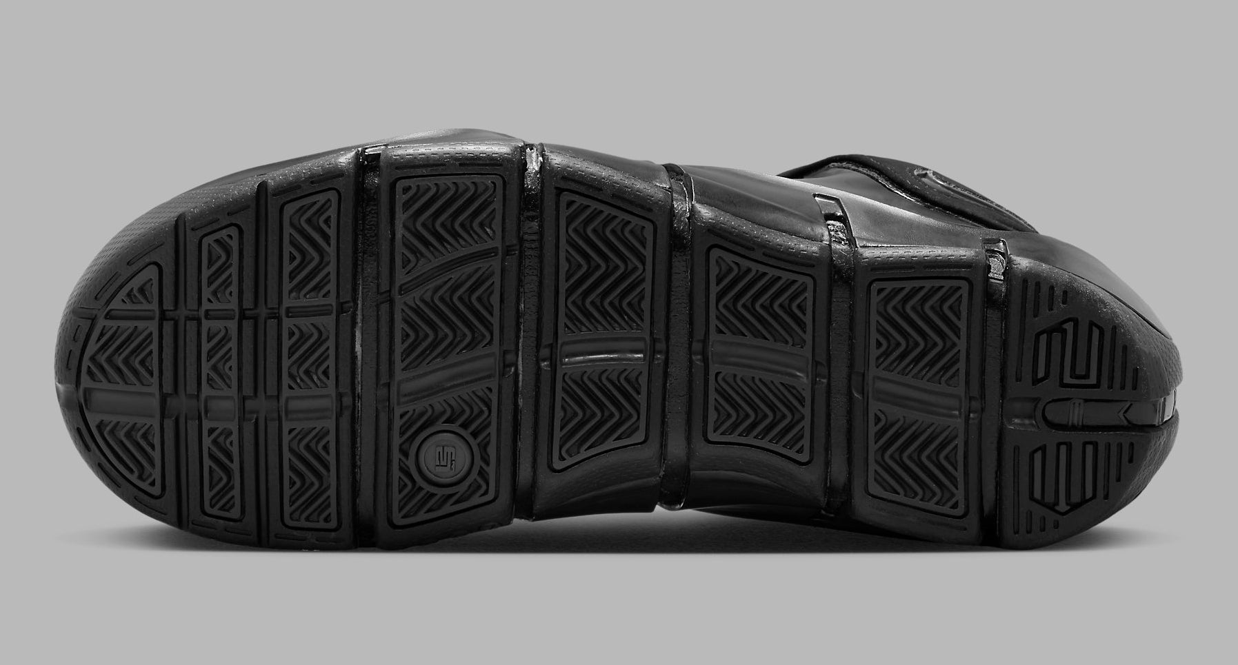 Anthracite' Nike LeBron 4 Is Returning This Year