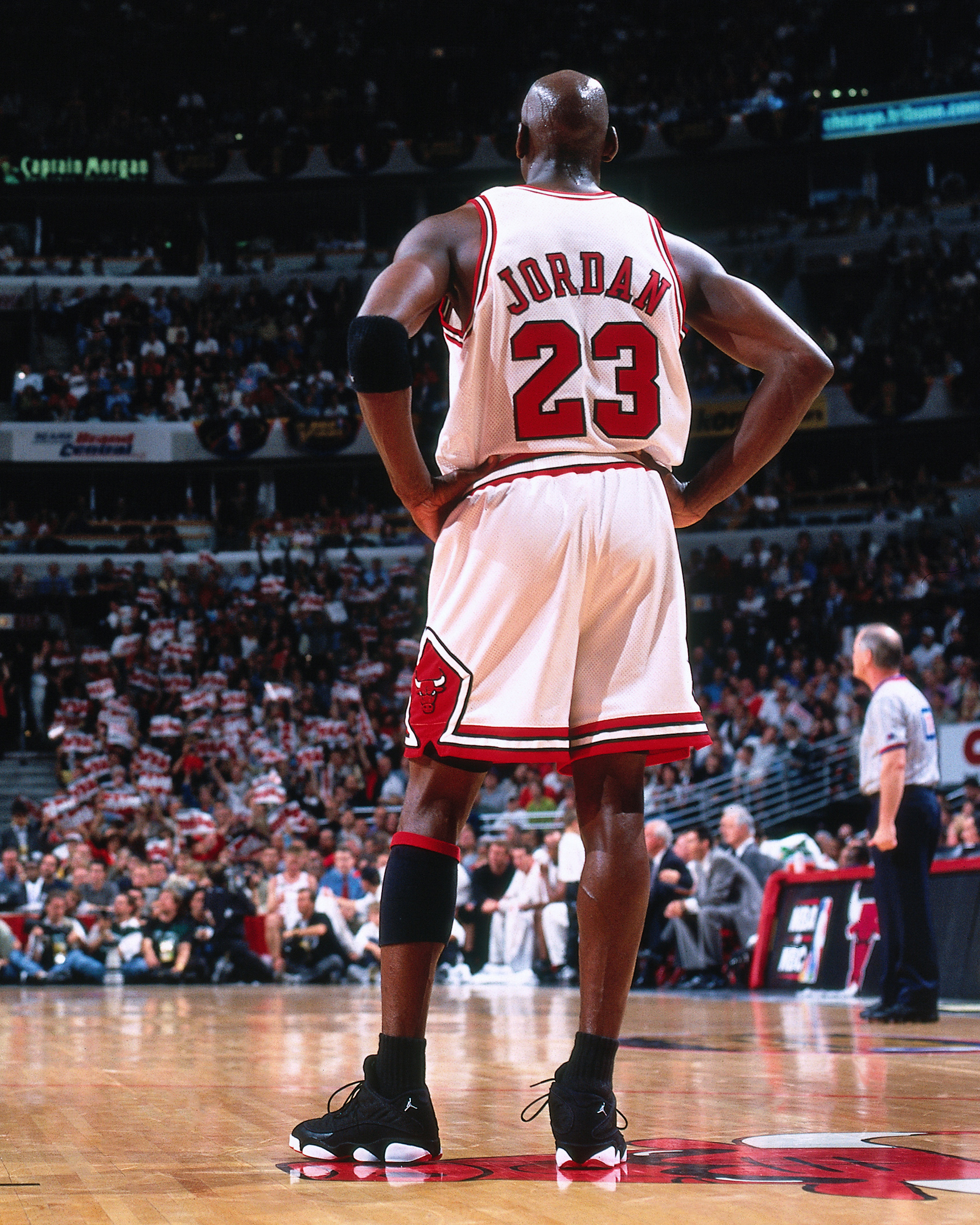 Jordan wearing bred 13 best sale