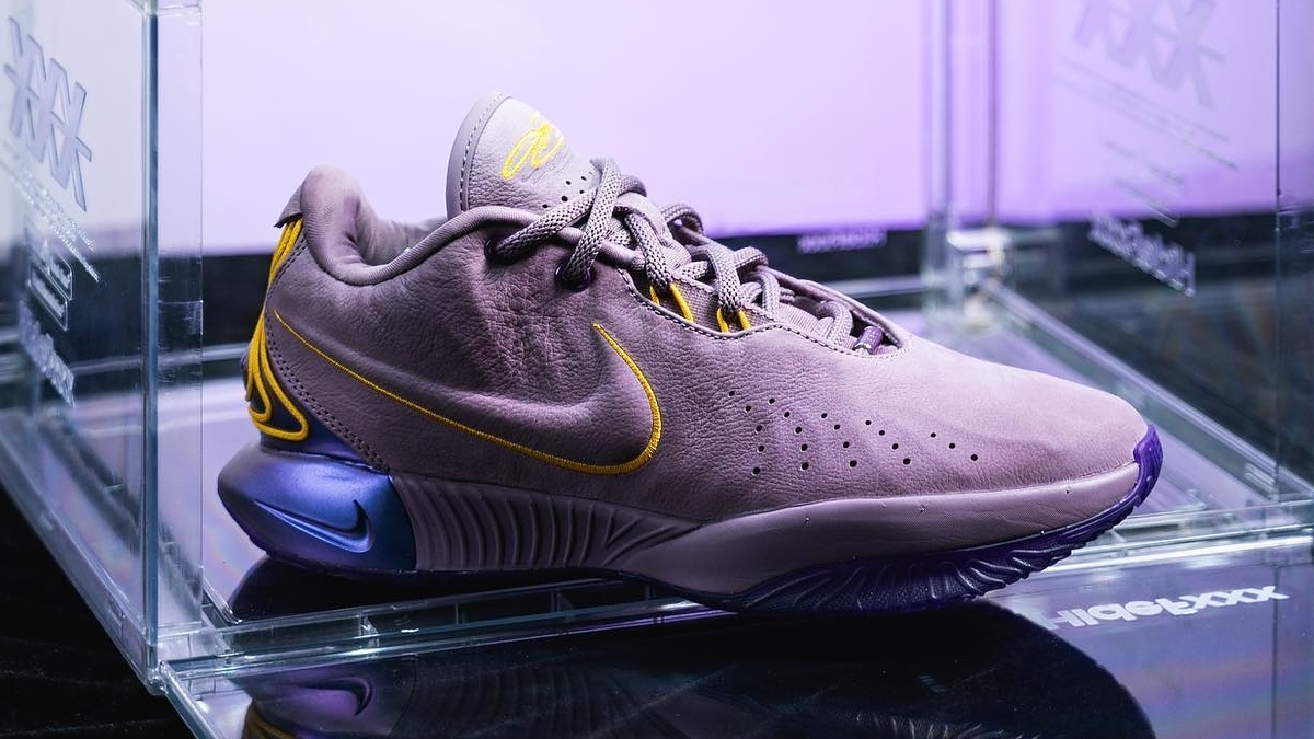 Lebron laker colorway best sale