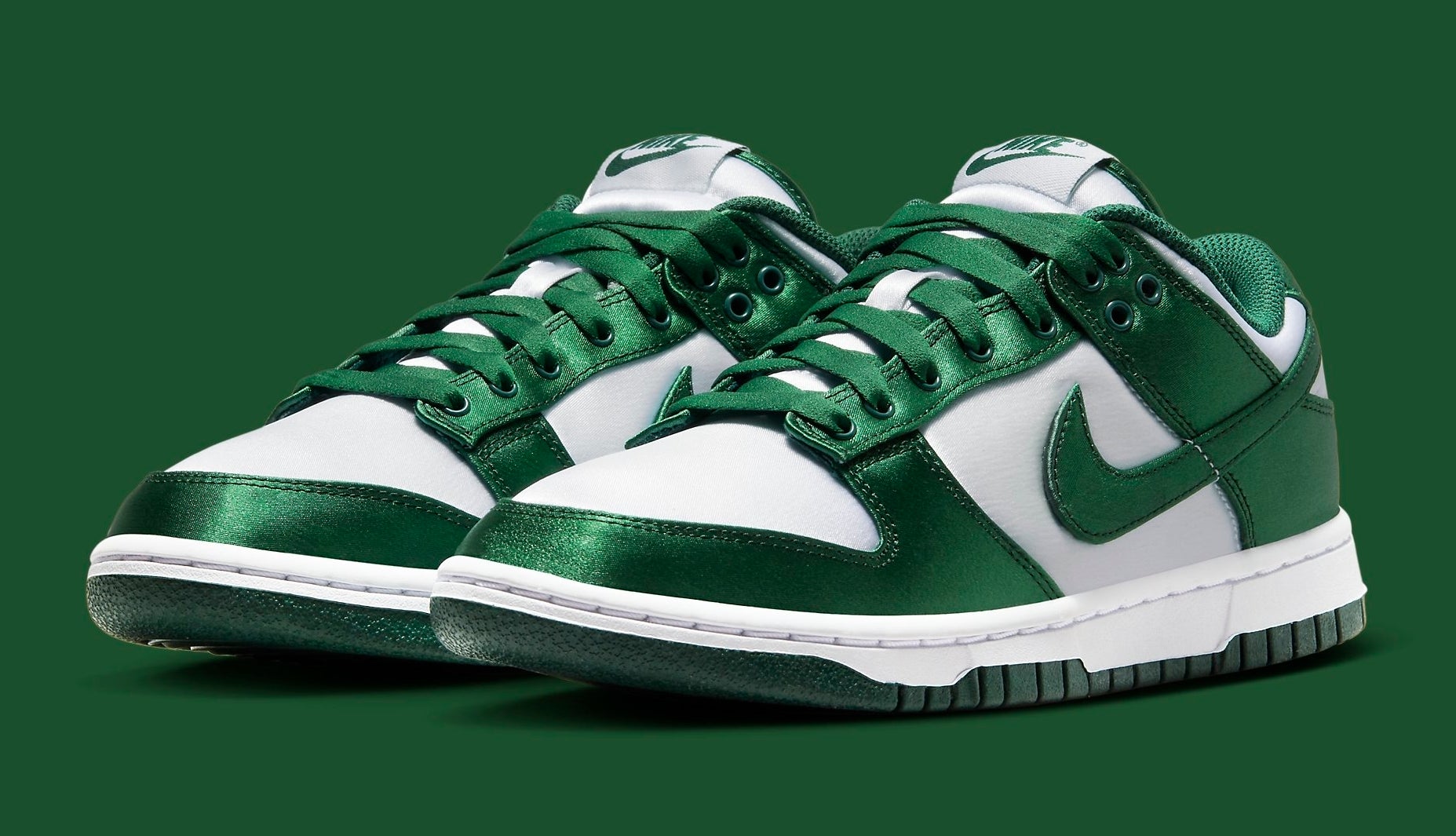 Nike store Dunks Satin