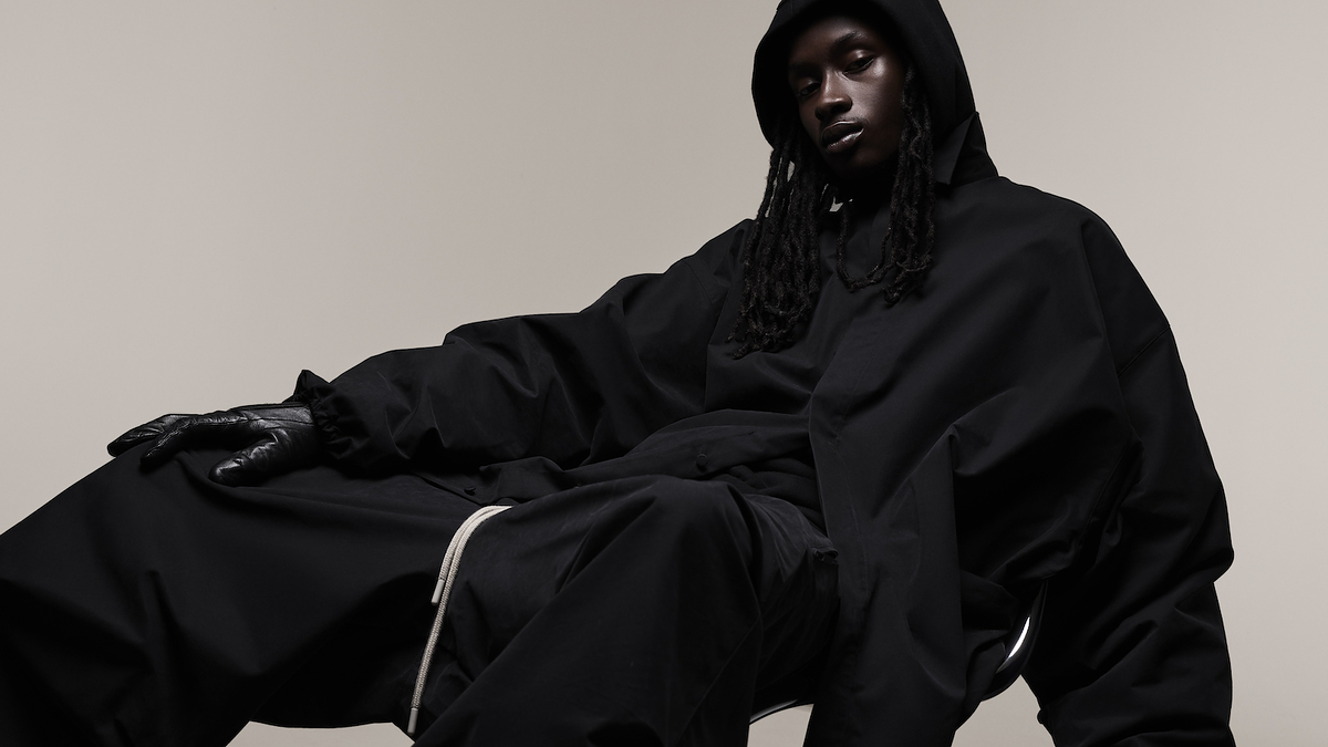 FOG ESSENTIALS ジャケット TheBlackCollection Fear Of God Essentials Rolls Out the Black Collection