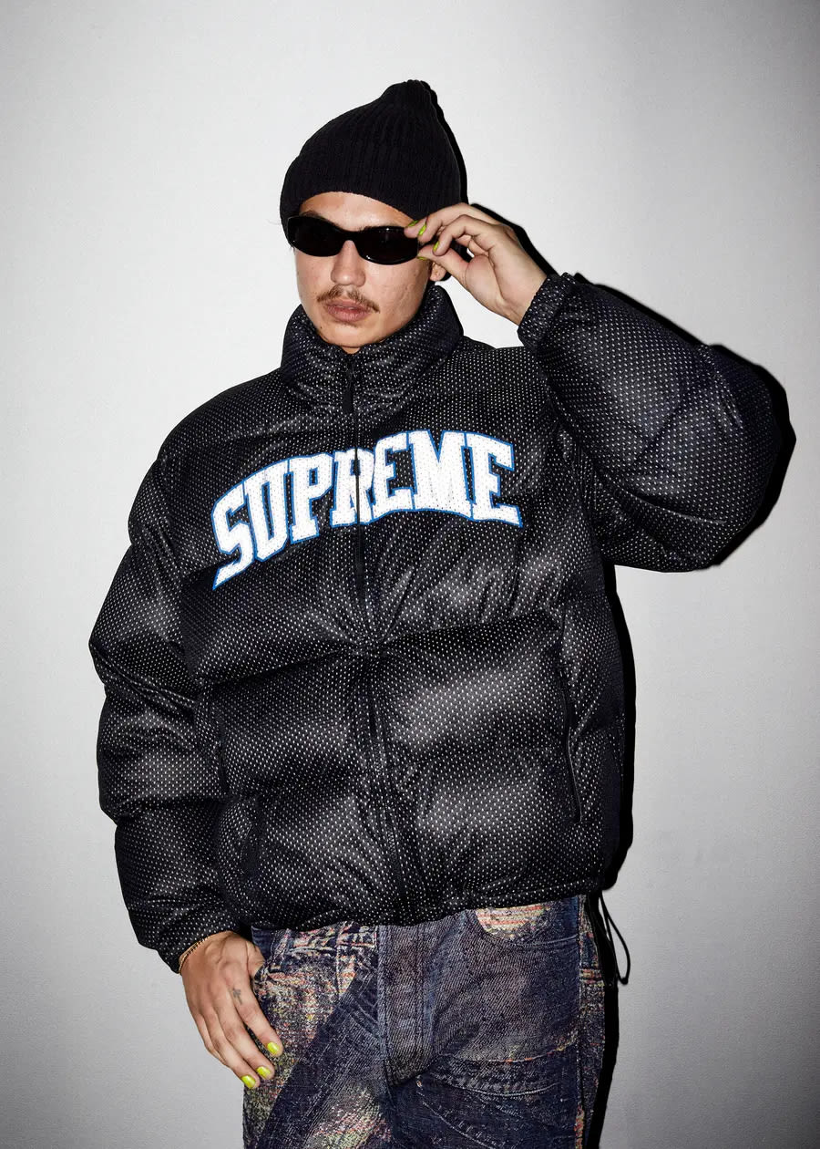 Ian Thomas | WORLDS FIRST LOOK Supreme NYC x Nike SB Dunk