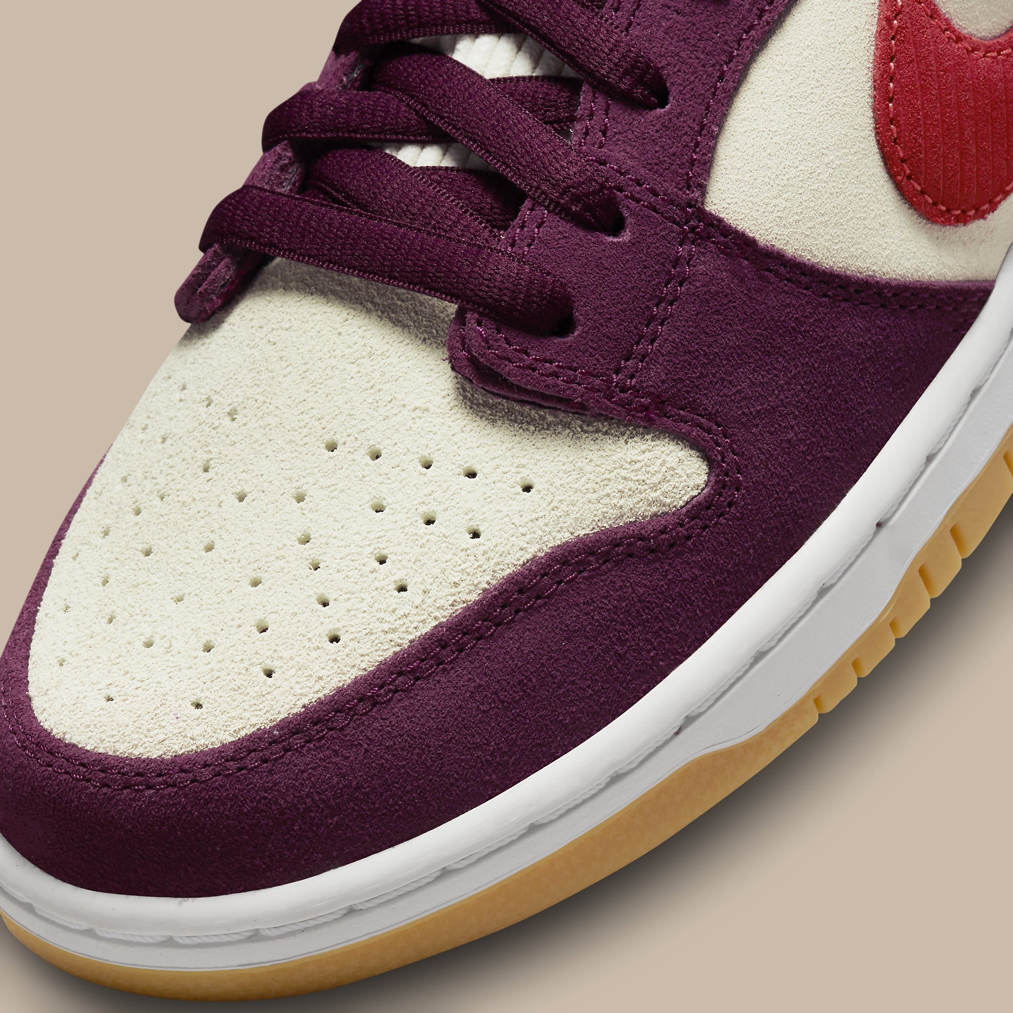 Skate Like a Girl × Nike SB Dunk Low 美品 Nike SB Dunk Low “Skate Like A Girl” Special Box 1/30 Size