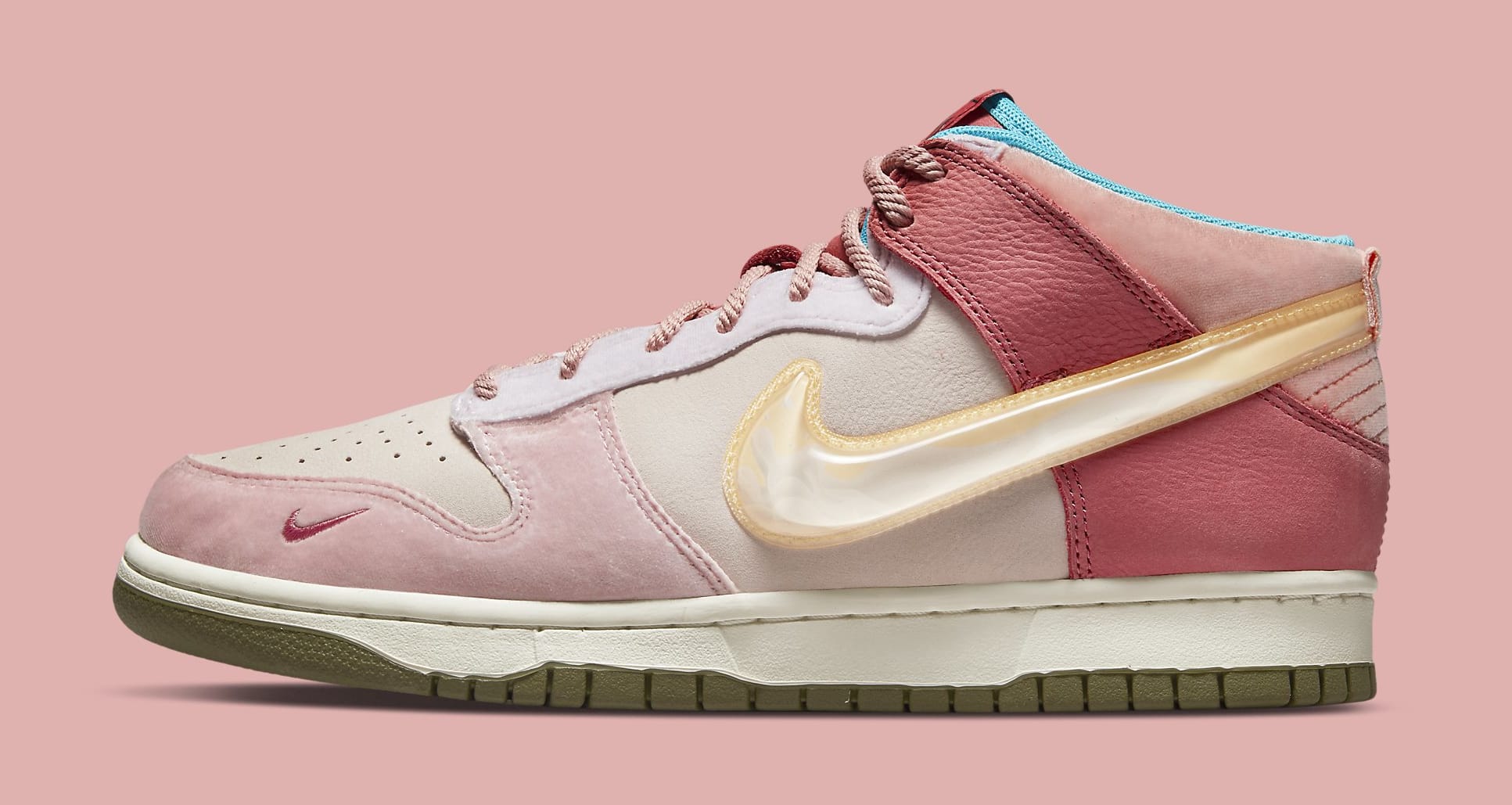 Nike Dunk top Mid Social Status Strawberry Milk