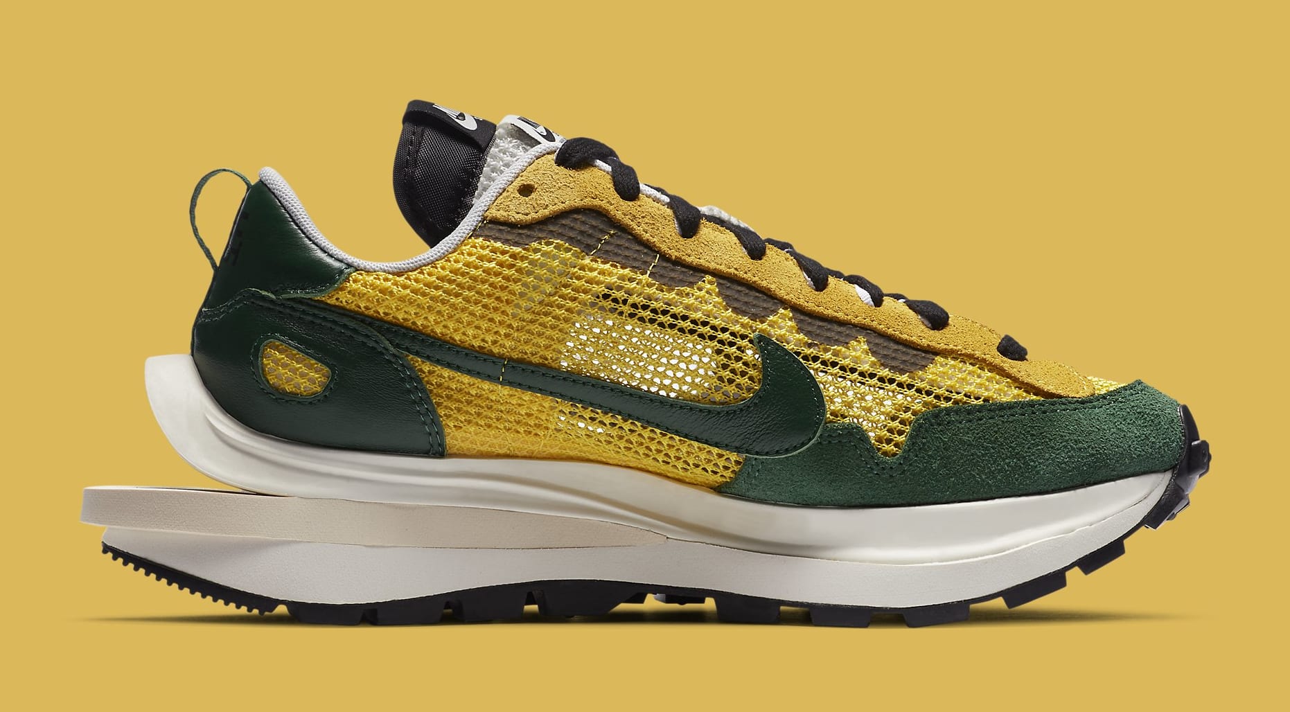 Two Sacai x Nike VaporWaffle Styles Are Releasing This Mo Two Sacai x Nike VaporWaffle Styles Are Releasing This Mo