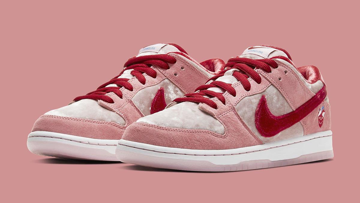 Nike sb dunk strangelove release hotsell