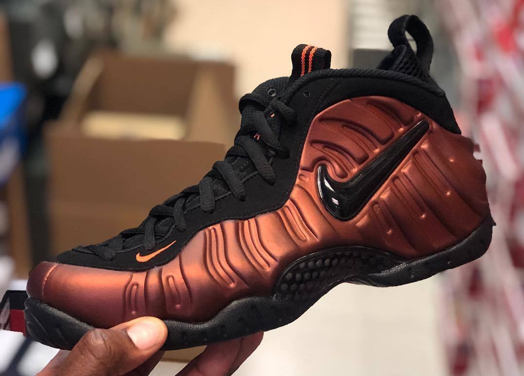 This Nike Air Foamposite Pro Has Color-Shifting Uppers