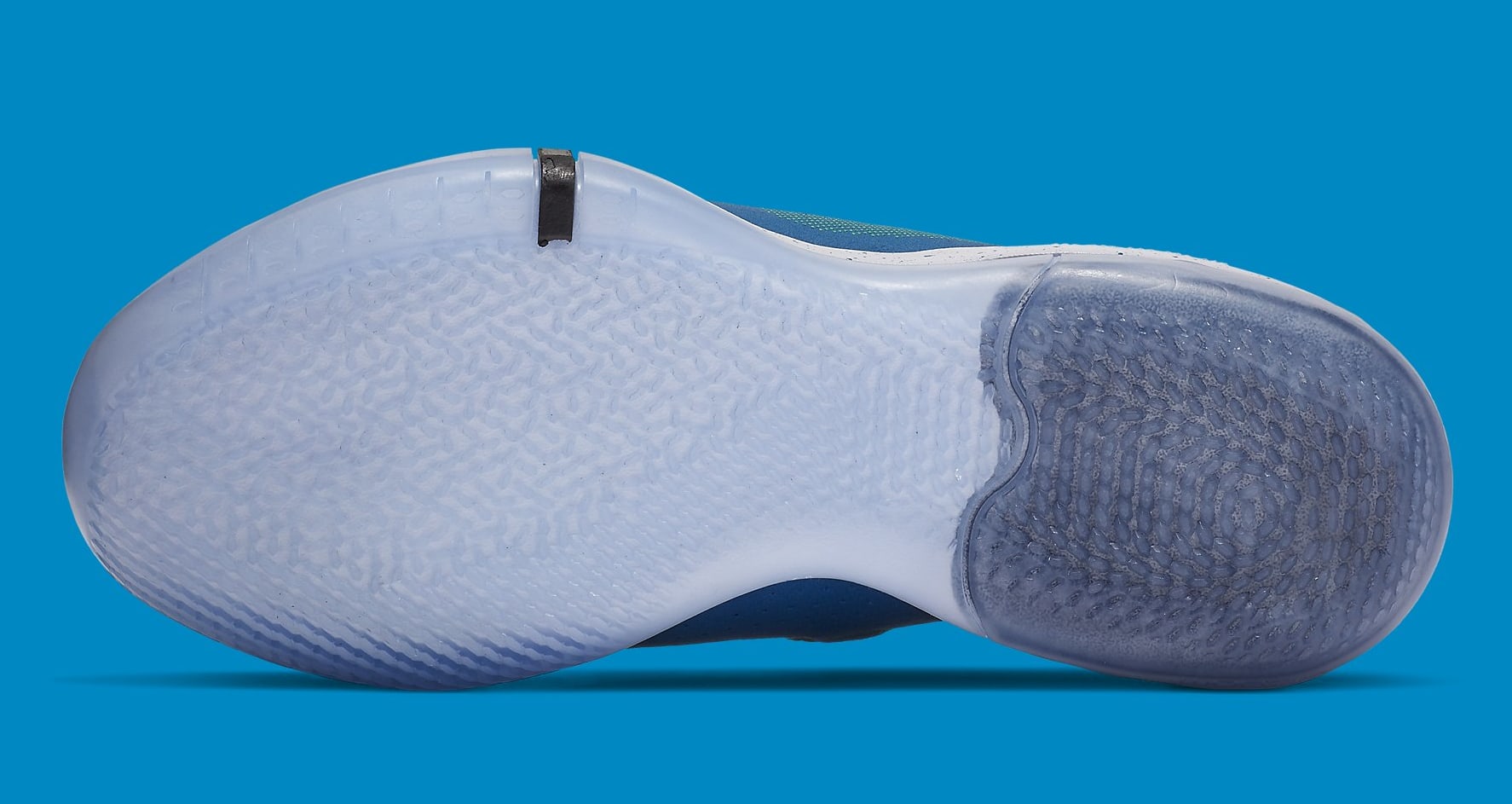 シューズ(男性用) Nike Kobe AD ''Military Blue'' The Next Nike Kobe A.D. Looks Sharp in 'Military Blue'
