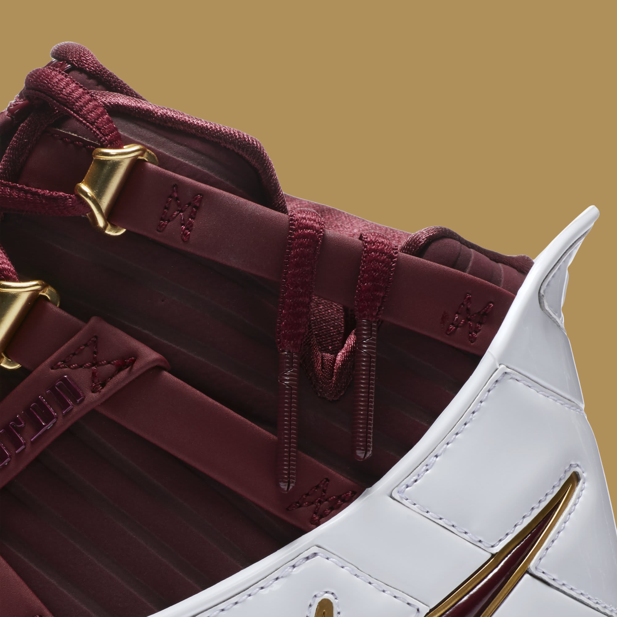 その他 NIKE ZOOM LEBRON III CTK CHRIST THE KING Nike Just Dropped the 'Christ the King' Nike Zoom LeBron