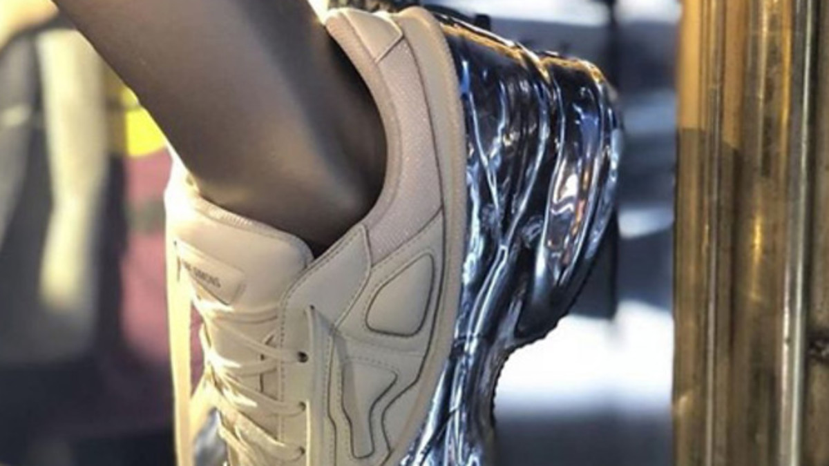 ど*.様 Raf Simons raf-simons-cylon-21-white-