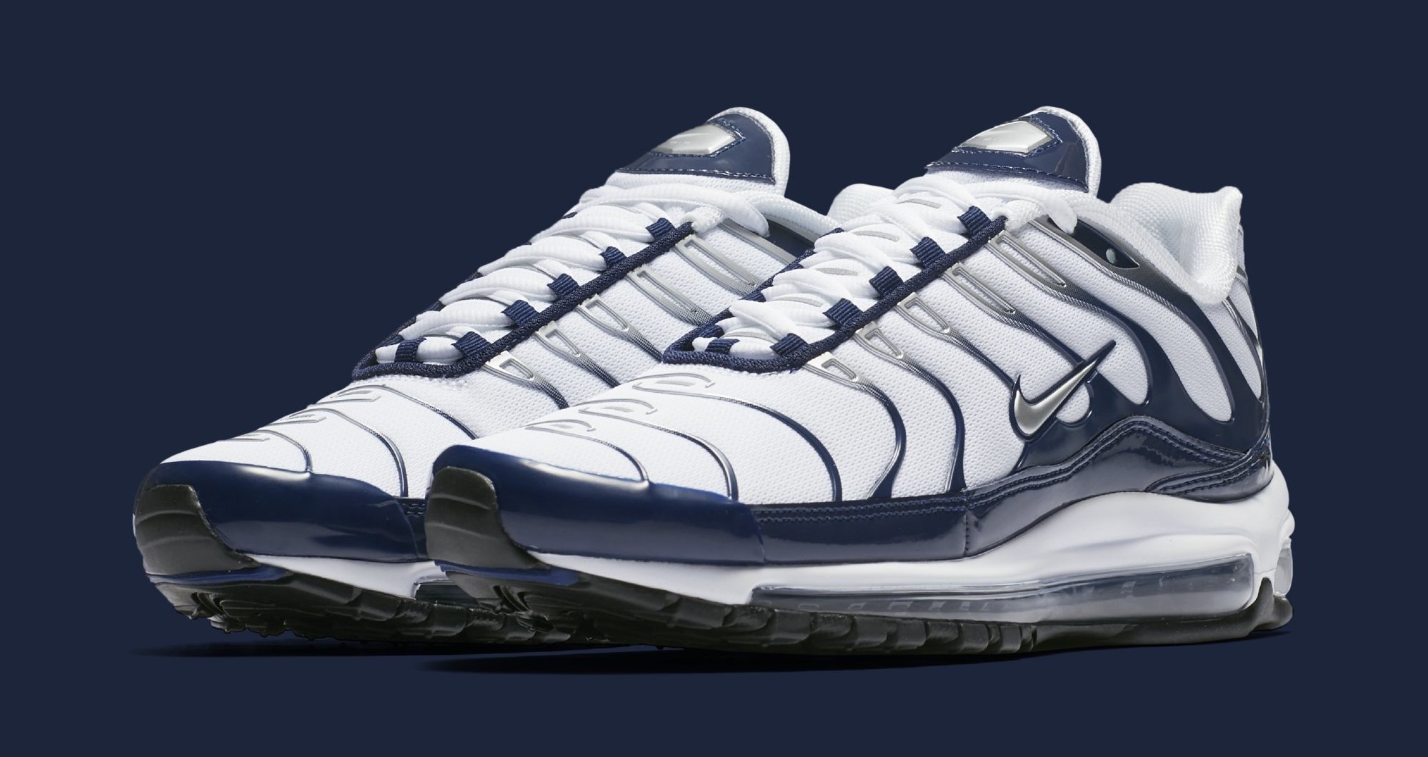 Air max plus navy blue and white hotsell