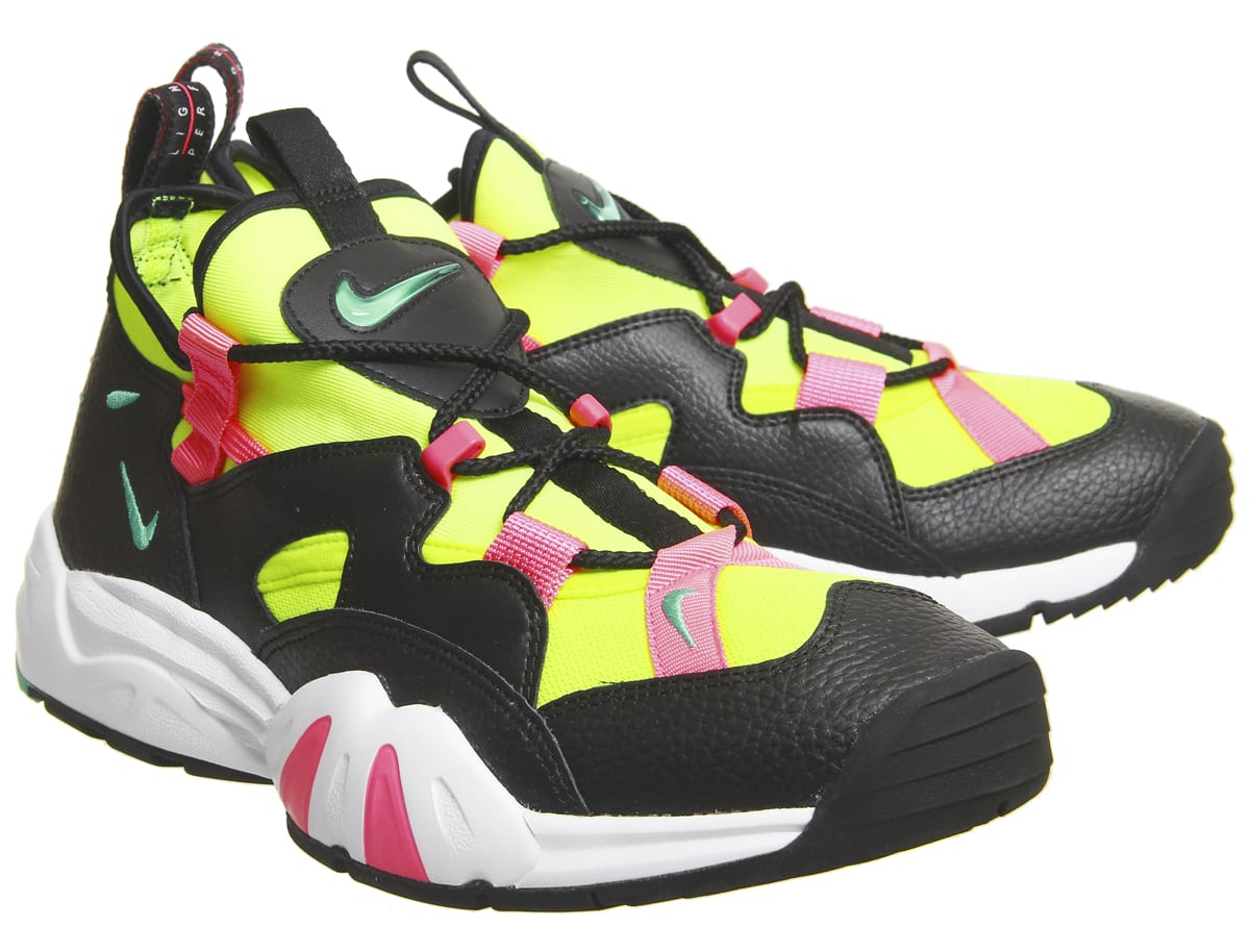 Nike Brings Back 1990s Cross-Trainer