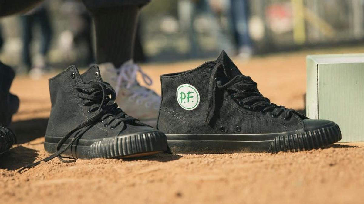 PF buy Flyers