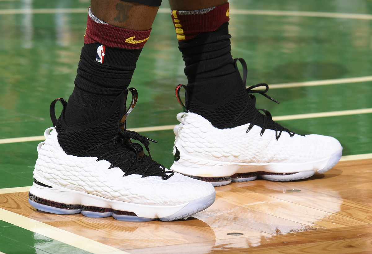 Lebron 15 black ice online