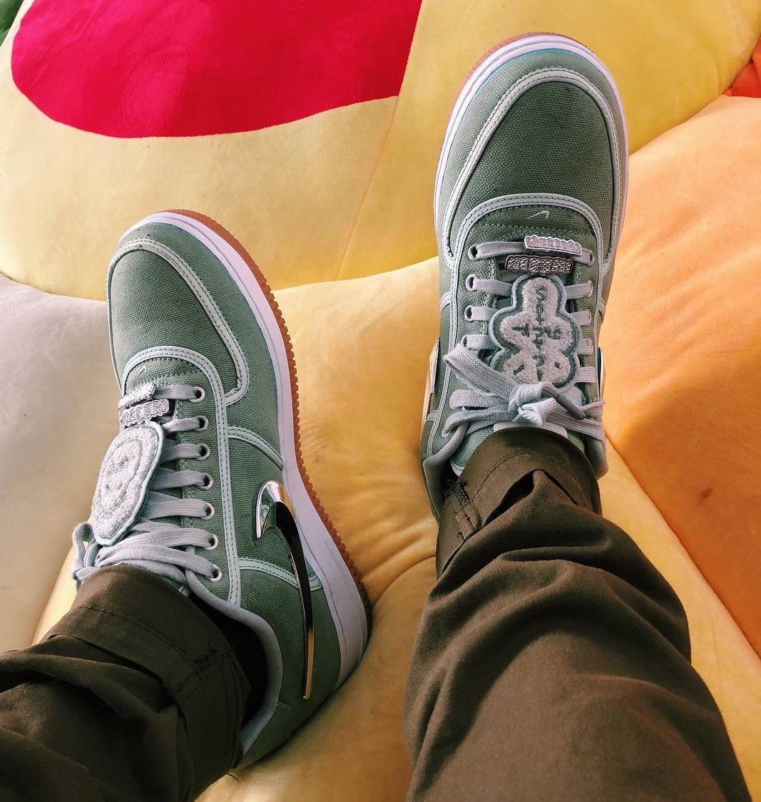 スニーカー TRAVIS SCOTT X NIKE AIR FORCE 1 LOW COMPLEXCON AF-100 Travis Scott x Nike Air Force 1 Low AF100 - StockX News