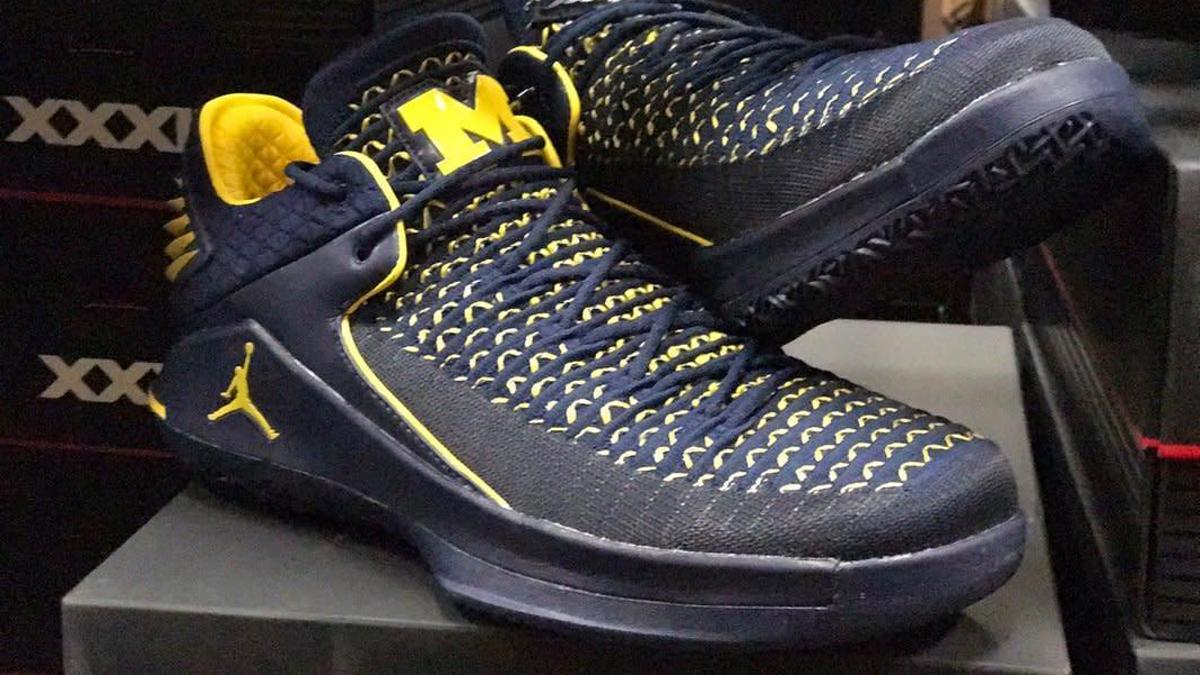 Air Jordan 32 Low \'Michigan Wolverines\' air jordan 32 low michigan Nike 11 (44) | Mercari main image 2