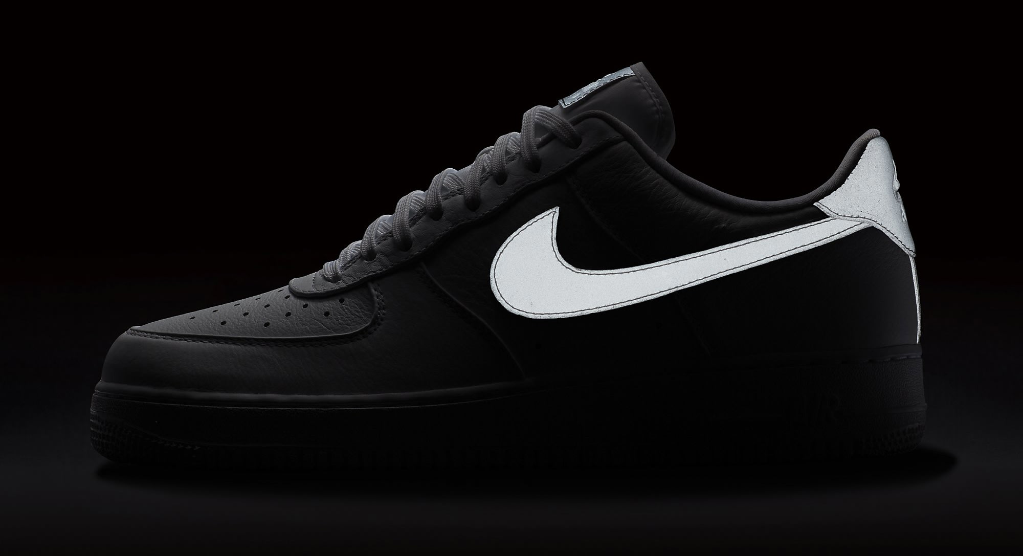 Air force 1 black with white swoosh online