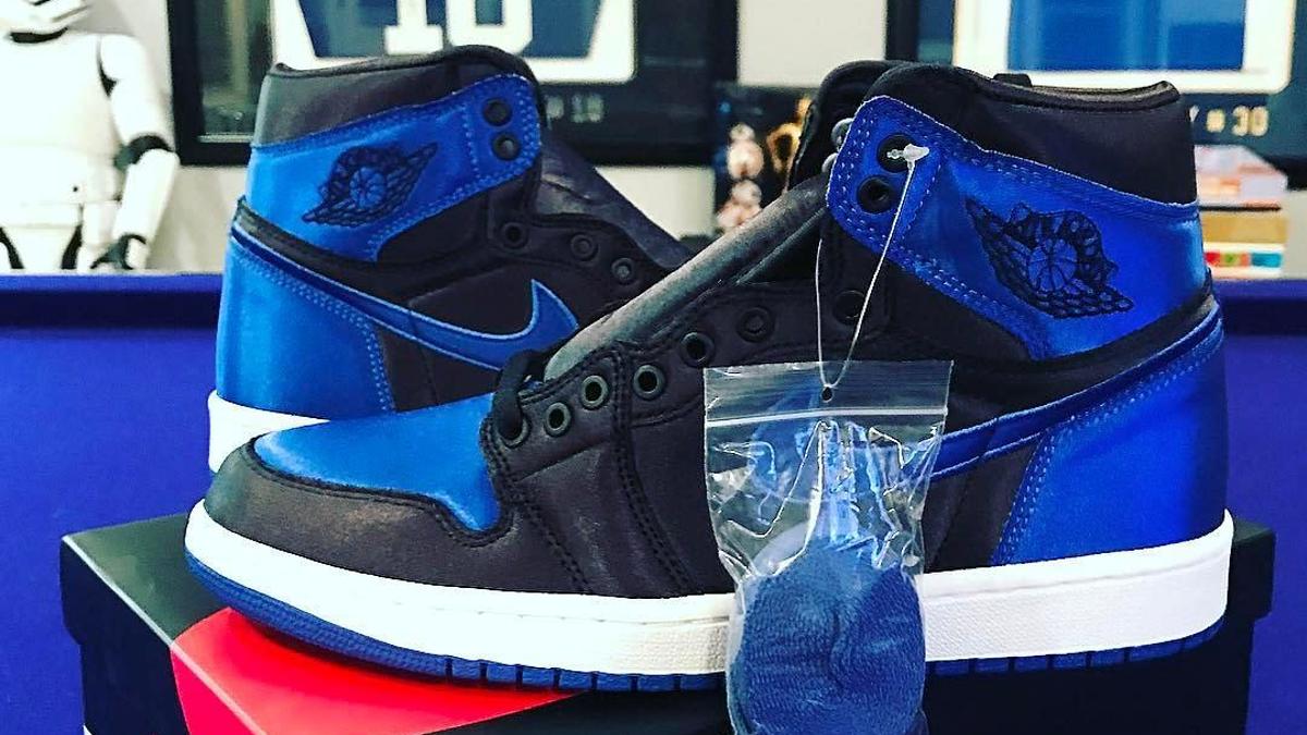 Jordan 1 satin royal online