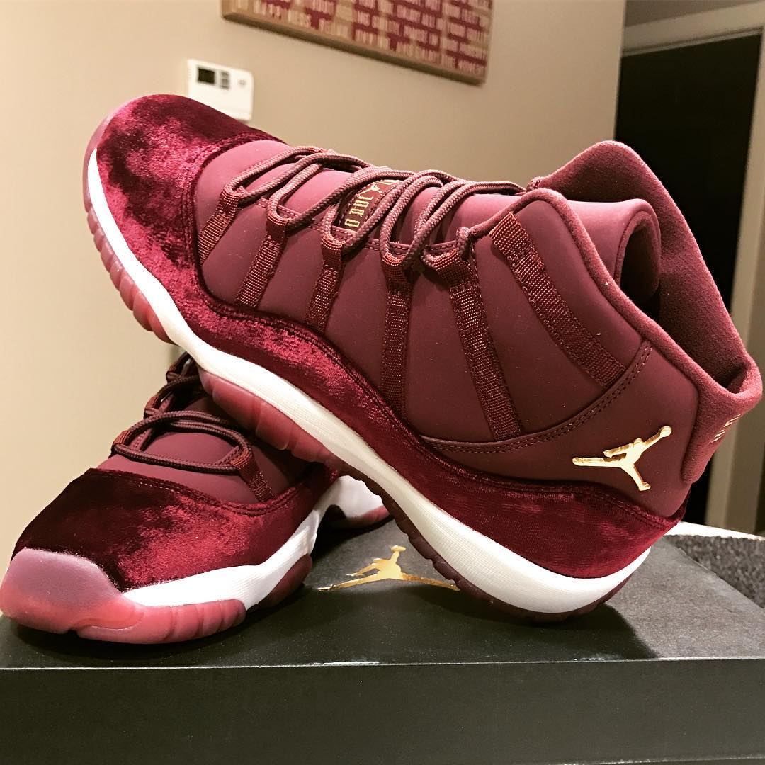 Air jordan 11 burgundy velvet online