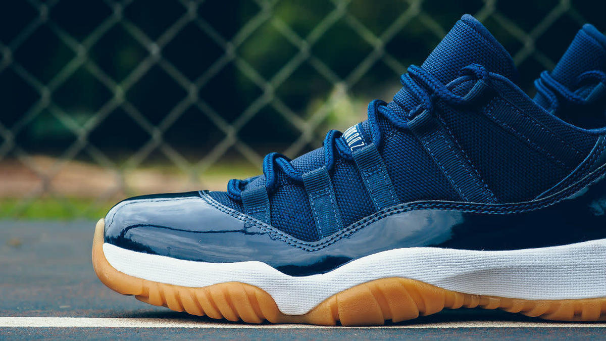 Jordan 11 low navy blue gum hotsell