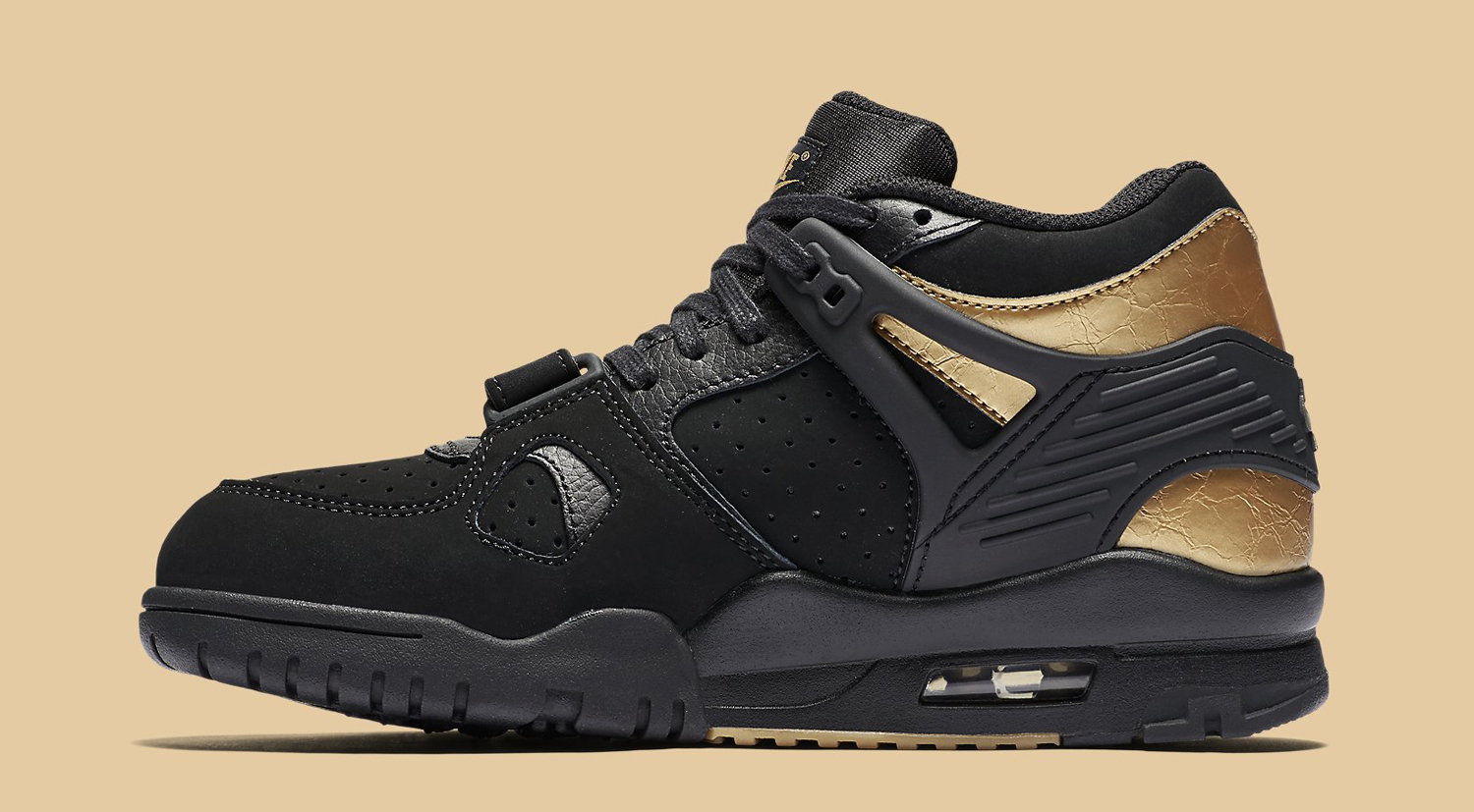 Kids Get Their Own Super Bowl 50 Nike Trainers display picture 1