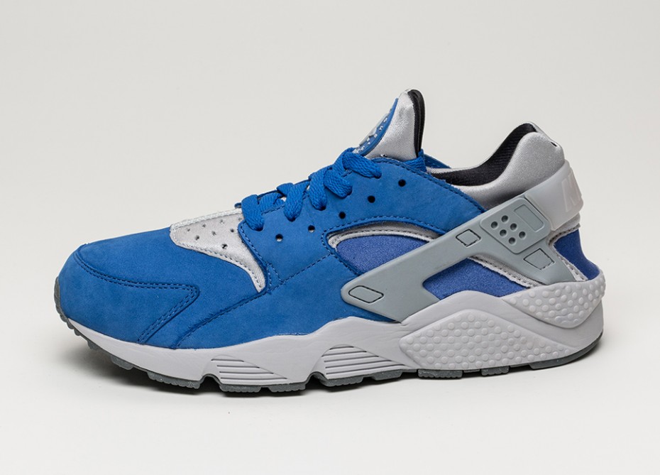 Blue and Grey Share This Premium Take on the Nike Air Huarache display picture 1