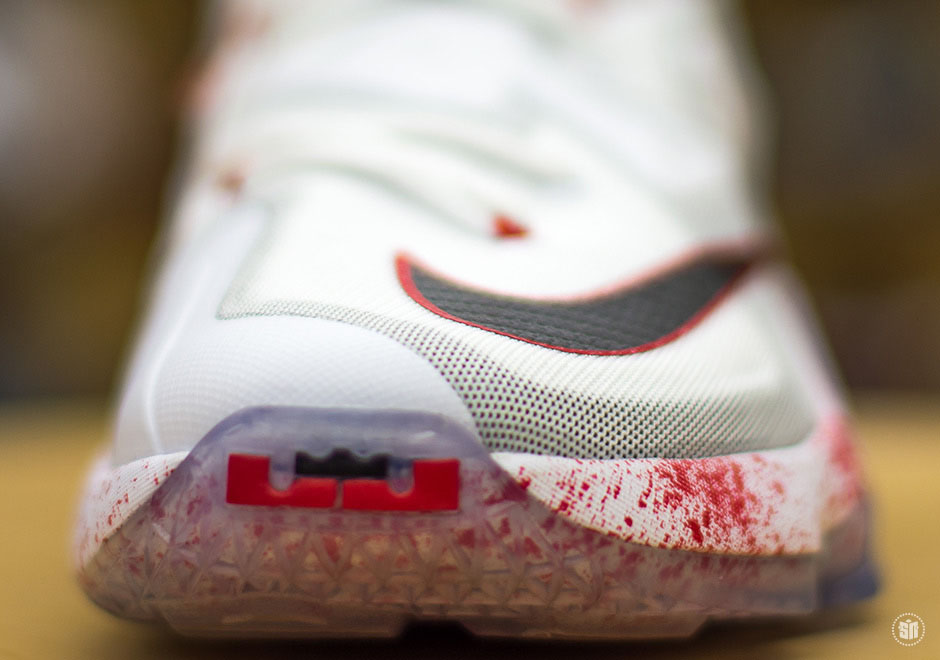 Lebron 13 blood splatter best sale