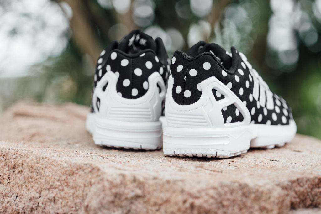 ピスコポルトン adidas Dressed This ZX Flux In Polka Dots