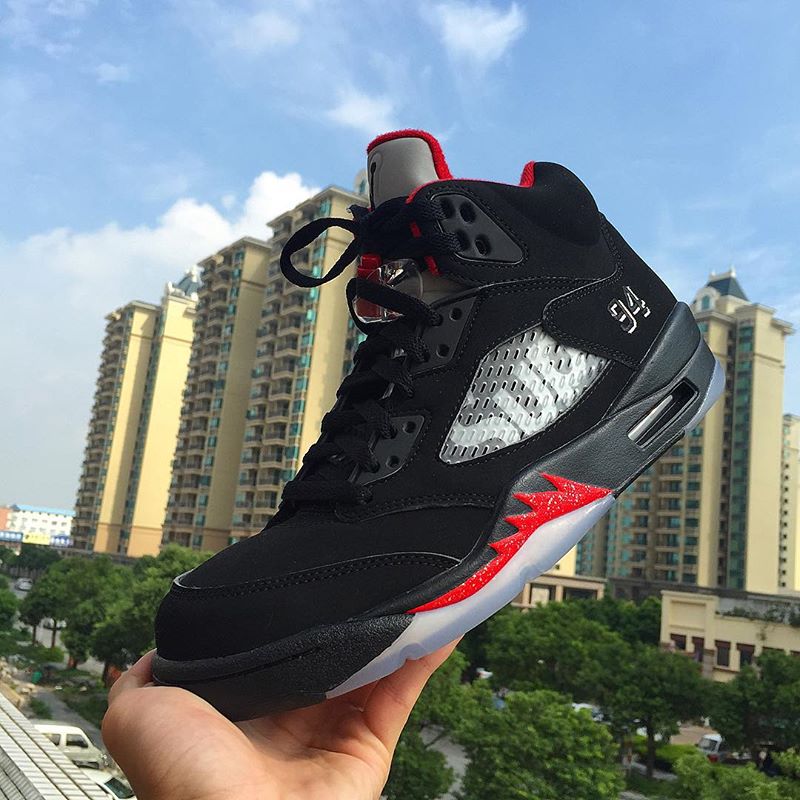 Black supreme 5s best sale