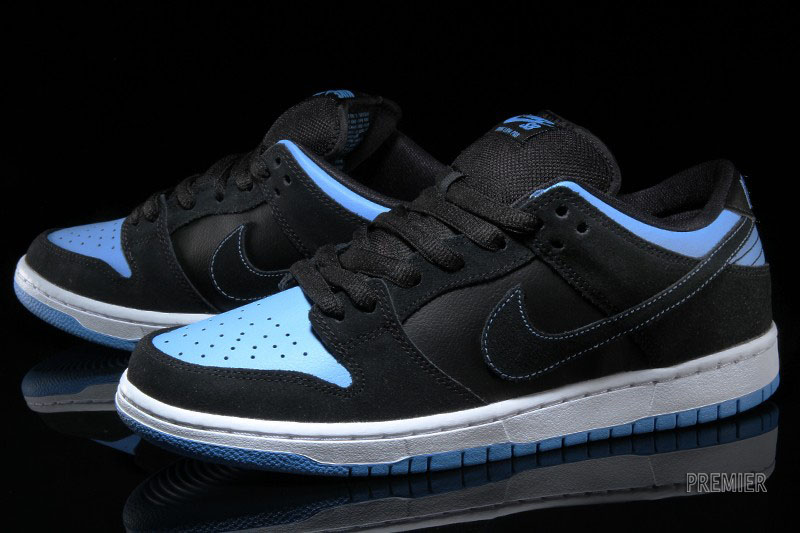 Black and blue nike sb online