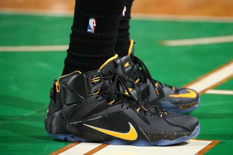 Lebron 12s black fashion