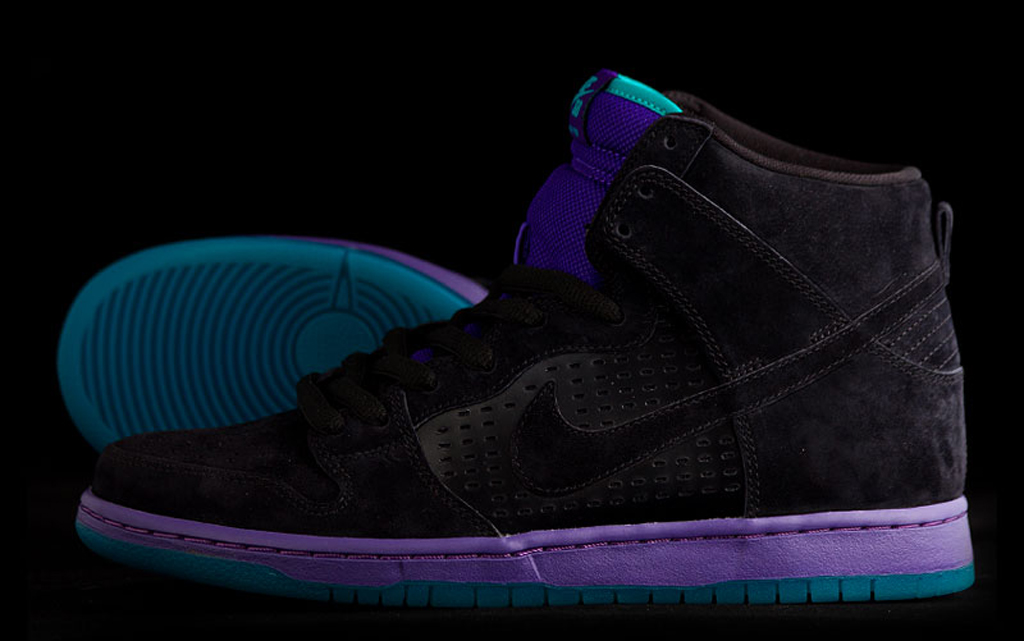 Nike SB's 'Grape' Dunks Are Up for Grabs Now