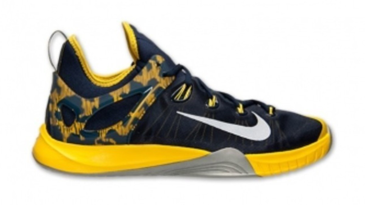 Another Paul George Pair of the Nike Zoom HyperRev 2015, image size:1200x675