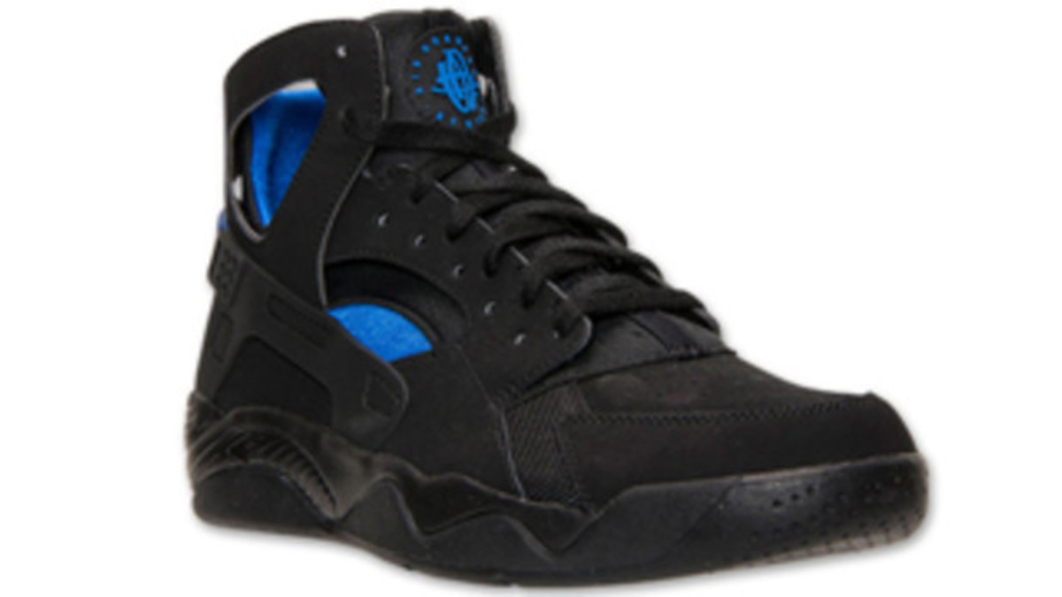 Nike air flight huarache black/lyon blue hotsell