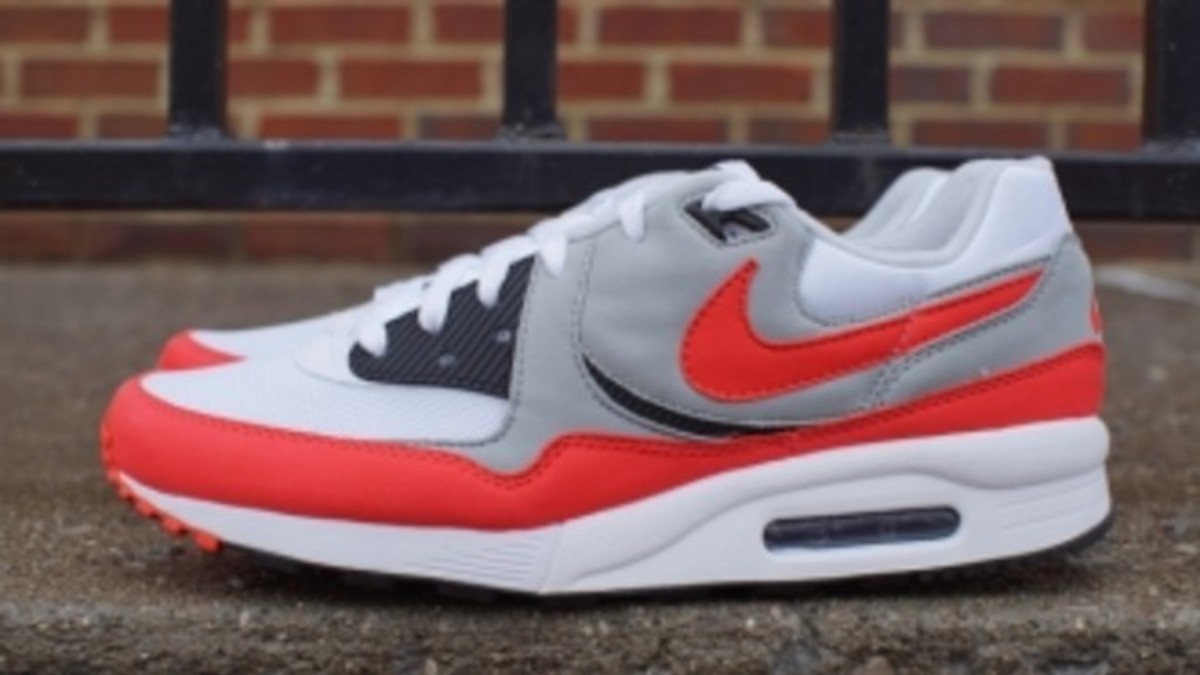 Nike Air Max Light Essential Light Crimson