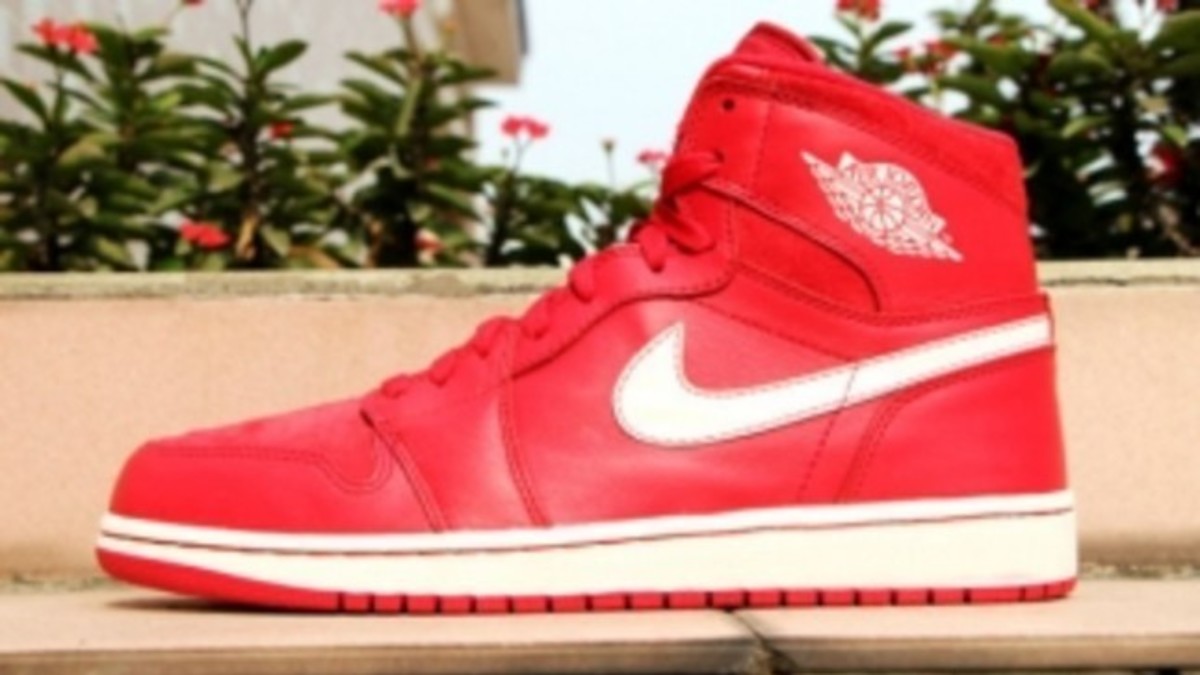 New Images of The 'Gym Red' Air Jordan 1 Retro High OG